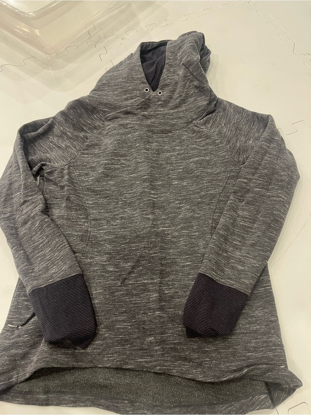 Avalanche Heather Gray Pullover Hoodie Sweatshirt